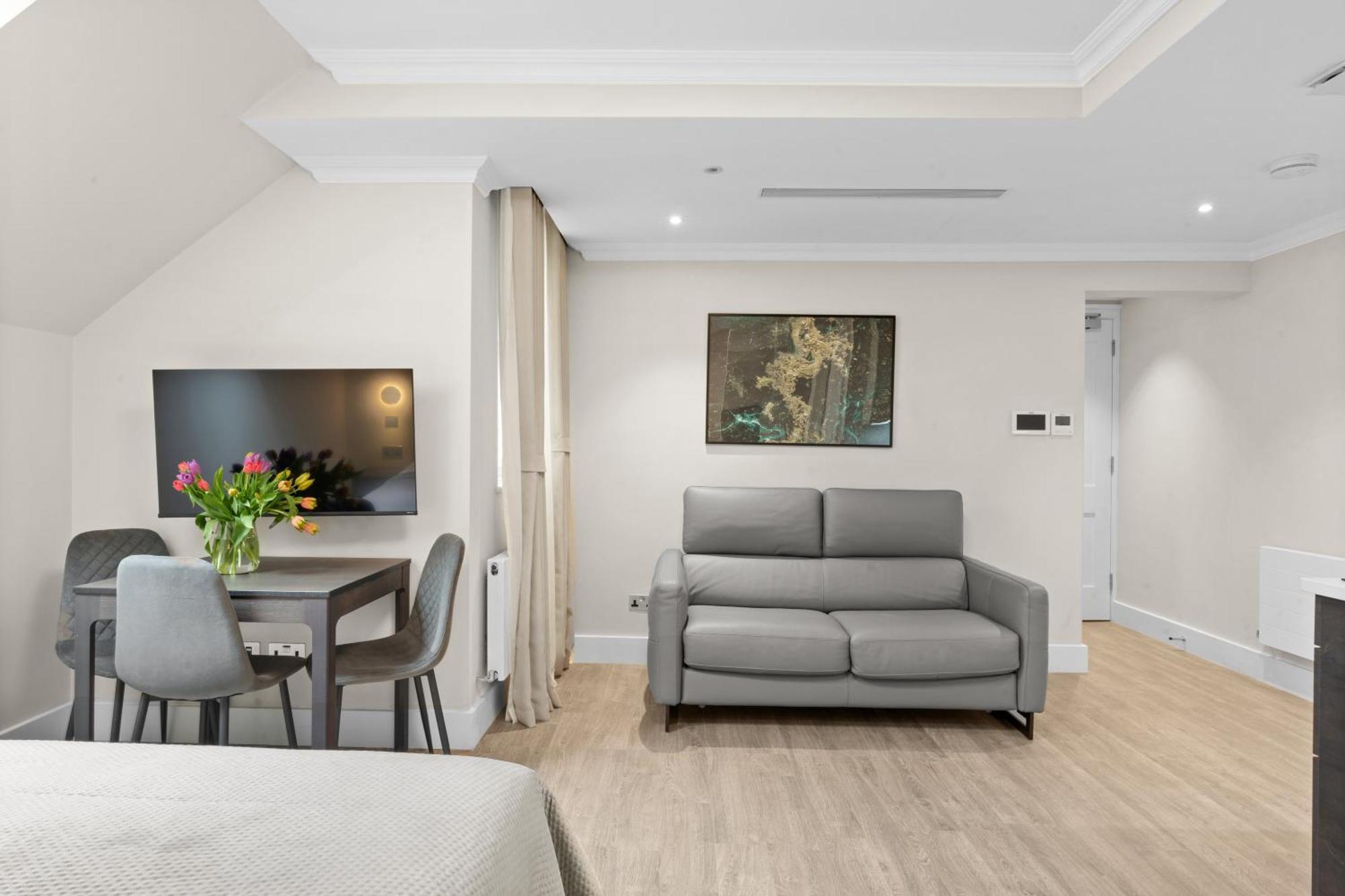 Cleveland Residences Bloomsbury Apartment